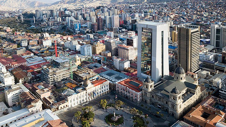 Ponto Turístico Plaza de la Paz (Covenant Square) em Sumqayit