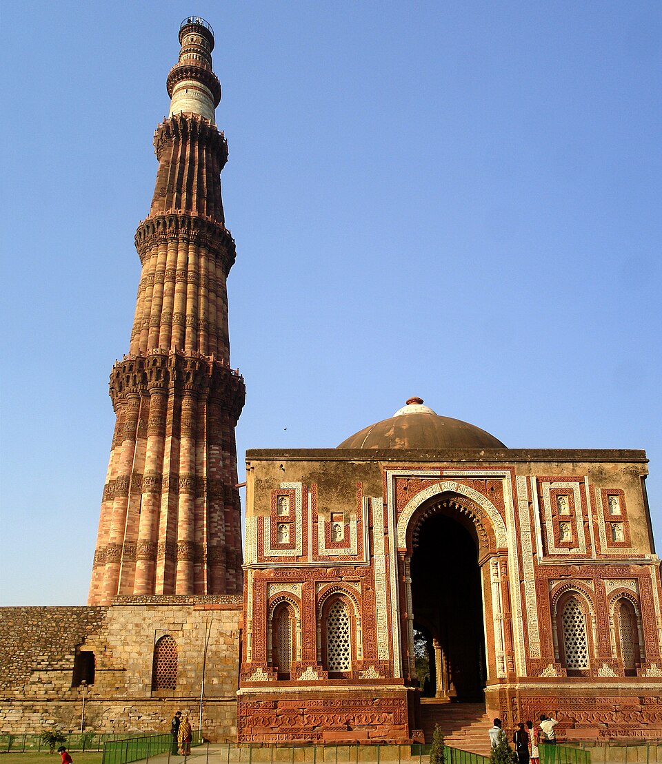 Ponto Turístico Qutub Minar em Nova Deli