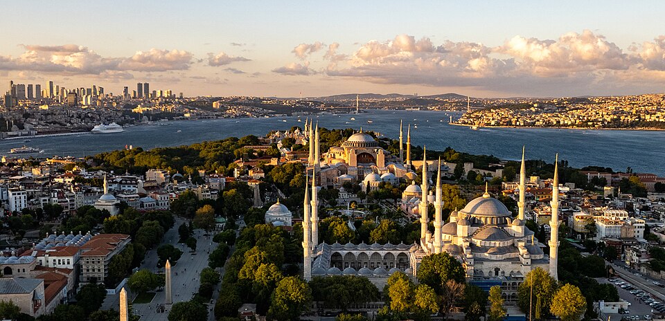 Ponto Turístico Mesquita Fatih (Grande Mesquita) em Durrës