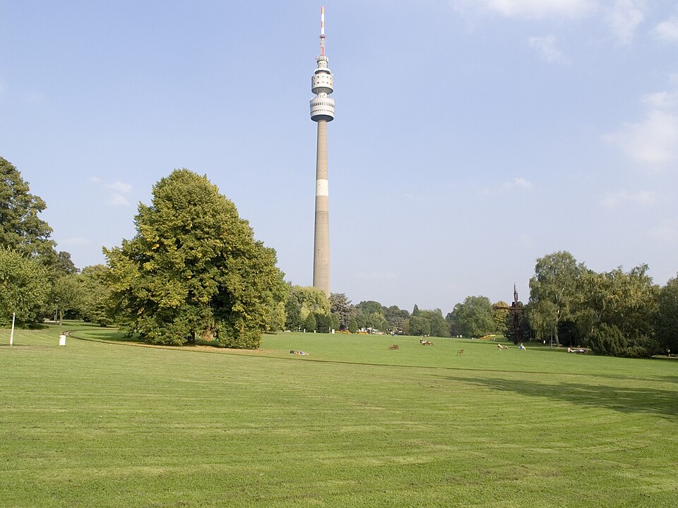 Ponto Turístico Parque de Westfalenpark e a Torre Florianturm em Dortmund
