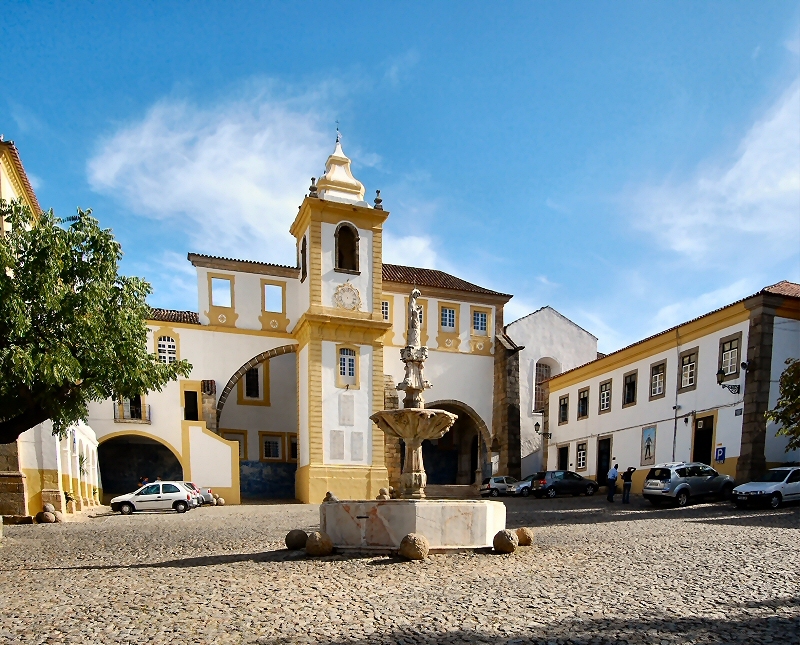 Ponto Turístico Convento de São Bernardo e o Claustro em Portalegre