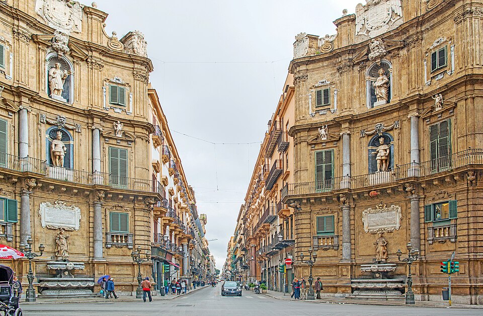 Ponto Turístico Praça Quattro Canti (Piazza Vigliena) em Palermo