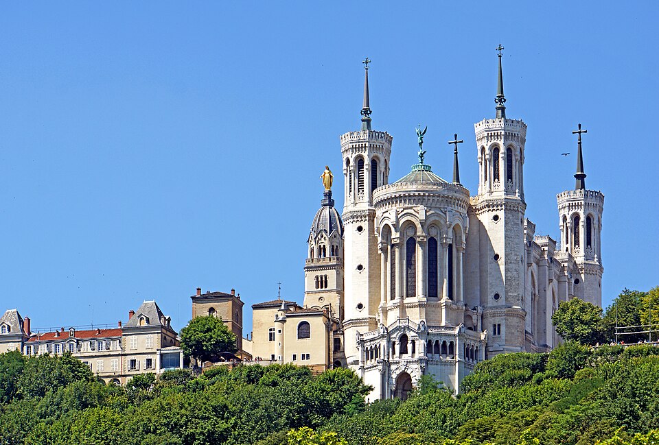 Ponto Turístico Basílica de Notre-Dame de Fourvière em Lyon
