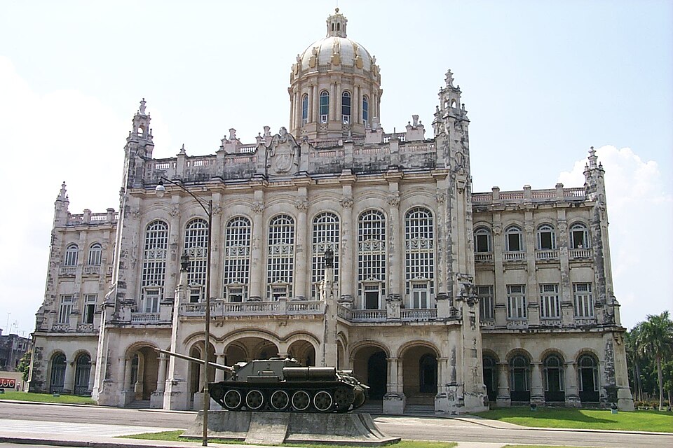 Ponto Turístico Museu da Revolução (Palácio Presidencial) em Havana