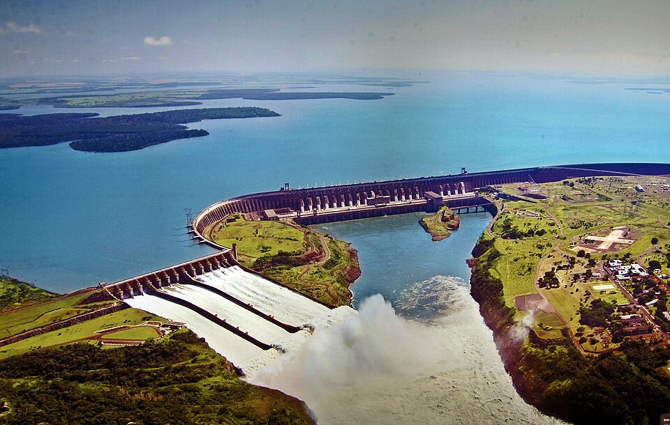 Ponto Turístico Usina Hidrelétrica de Itaipu (Arredores - Mirante) em Ciudad del Este