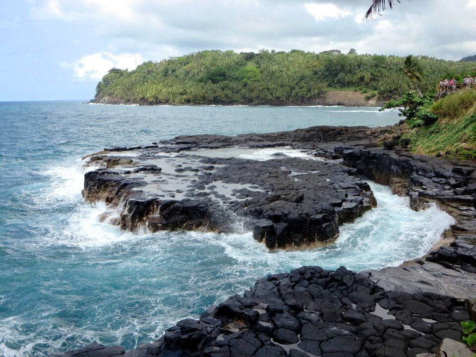 Ponto Turístico Lagoa Azul (Arredores - Praia Ecológica) em São Tomé
